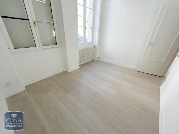 Appartement à louer 2 pièces 49.25m² Laon (02000)