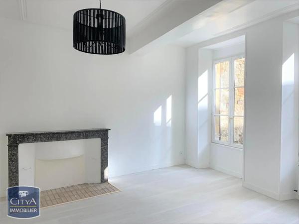 Appartement à louer 2 pièces 49.25m² Laon (02000)