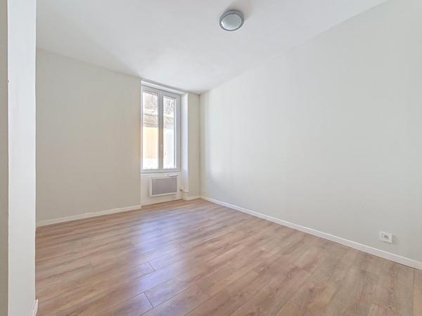 Lot de deux appartements dans petit immeuble – Centre-ville de Bédarieux