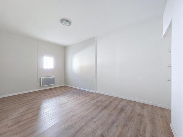 Lot de deux appartements dans petit immeuble – Centre-ville de Bédarieux