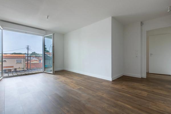 Appartement
         3 pièces
        - 58 m² Exclusivité 175 000 € *