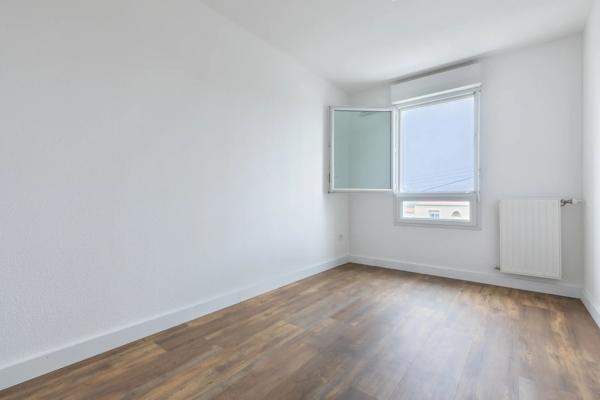 Appartement
         3 pièces
        - 58 m² Exclusivité 175 000 € *