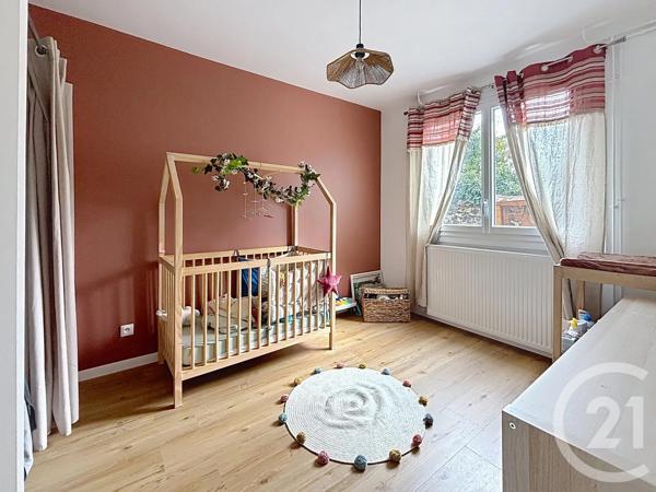 Maison à vendre  5 pièces - 105,50 m 2   RIOM  - 63