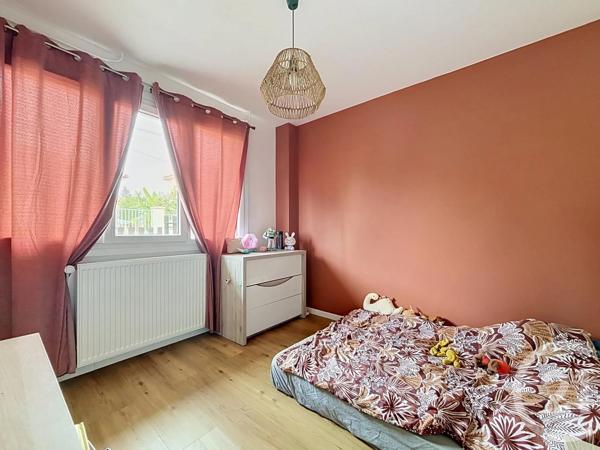 Maison à vendre  5 pièces - 105,50 m 2   RIOM  - 63