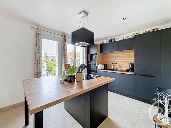 Maison à vendre  5 pièces - 105,50 m 2   RIOM  - 63
