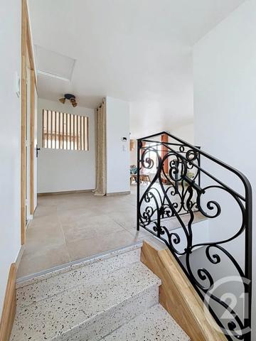 Maison à vendre  5 pièces - 105,50 m 2   RIOM  - 63