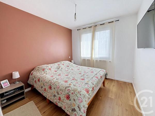Maison à vendre  5 pièces - 105,50 m 2   RIOM  - 63