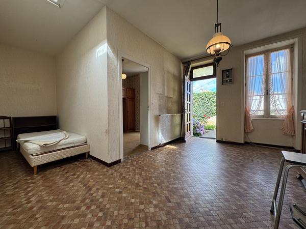 Maison Rochefort 40m² à rénover avec cour privative