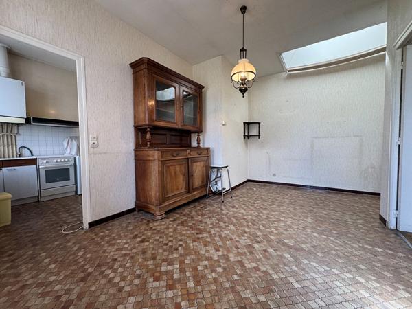 Maison Rochefort 40m² à rénover avec cour privative