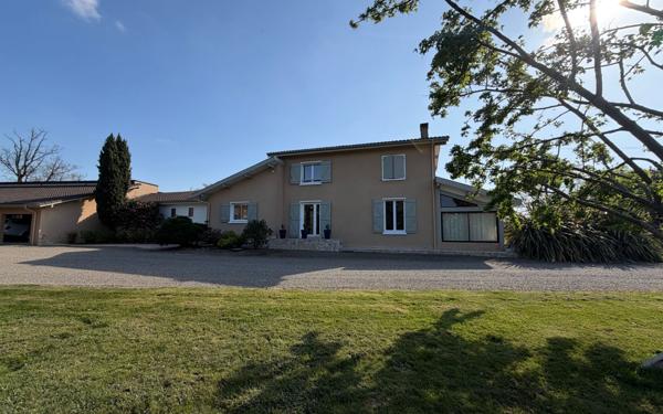Maison à vendre    9 pièces • 235 m2 Saint-Sever