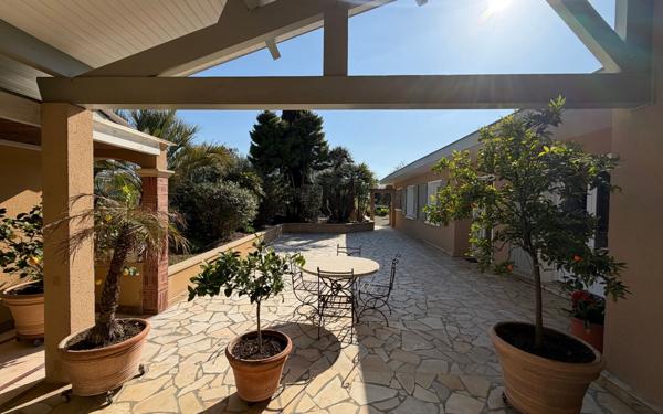Maison à vendre    9 pièces • 235 m2 Saint-Sever