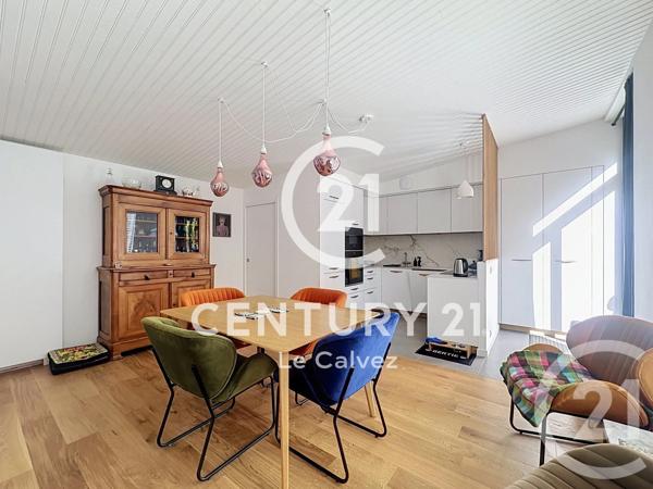 Maison à vendre  4 pièces - 92,66 m 2   GUINGAMP  - 22