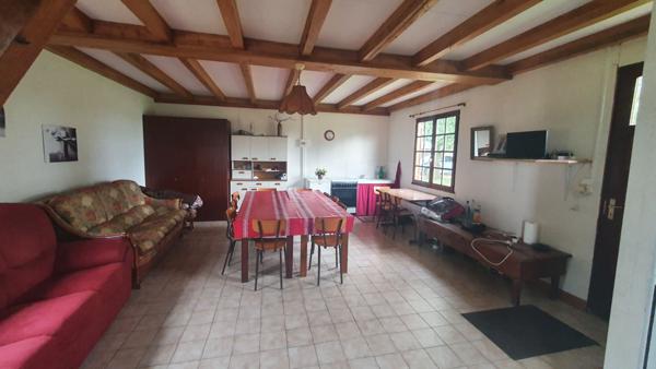 Bâtiments réhabilitables et terrain constructible en campagne