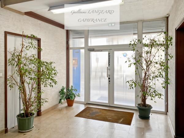 À vendre Oyonnax - Bâtiment mixte locaux professionnels et Appartement d'habitation