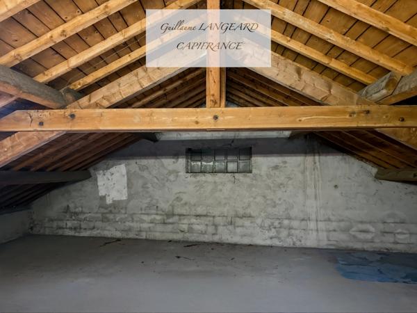 À vendre Oyonnax - Bâtiment mixte locaux professionnels et Appartement d'habitation