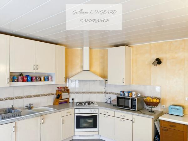 À vendre Oyonnax - Bâtiment mixte locaux professionnels et Appartement d'habitation