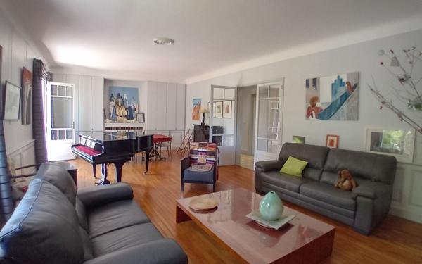 Maison à vendre    8 pièces •  Saint-Martin-de-Seignanx