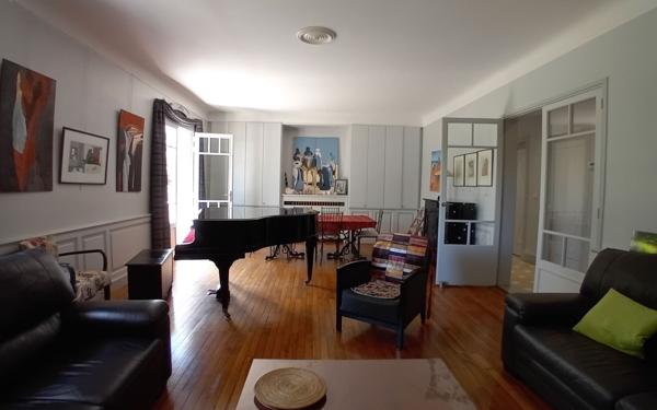 Maison à vendre    8 pièces •  Saint-Martin-de-Seignanx