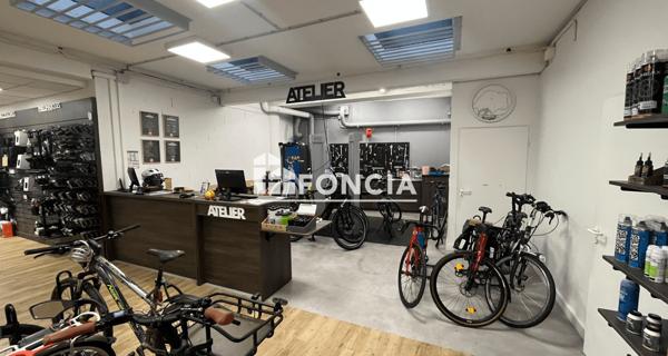 À vendre Local commercial 270 m² - Niort 79000