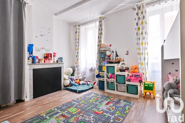 Maison à vendre 5 pièces 135 m² Cuges-les-Pins