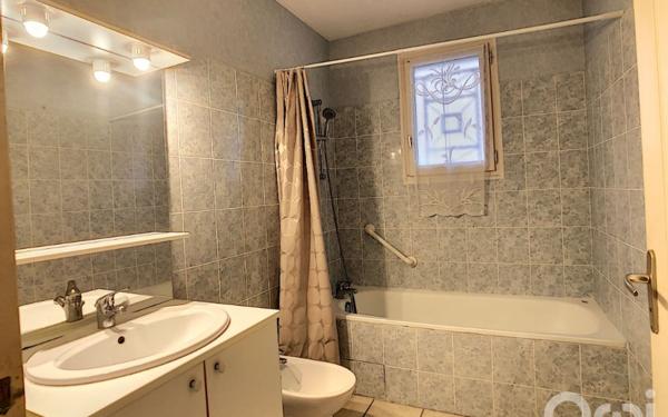 Appartement à louer    3 pièces •  Terrasson-Lavilledieu