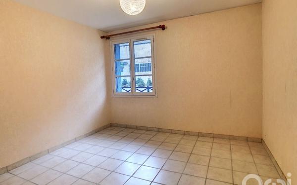 Appartement à louer    3 pièces •  Terrasson-Lavilledieu