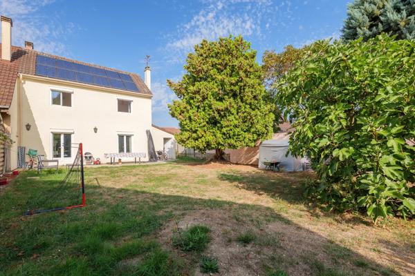 Maison
         4 pièces
        - 103 m² Exclusivité 337 000 € *