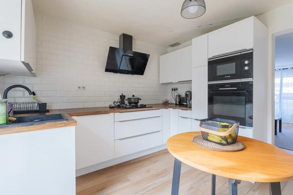 Maison
         4 pièces
        - 103 m² Exclusivité 337 000 € *