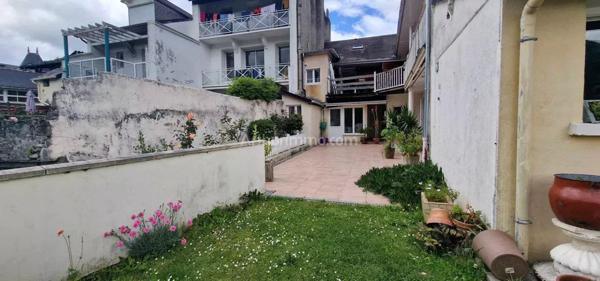 Vente Maison 10 pièces 232 m2 à Saint-Pé-de-Bigorre