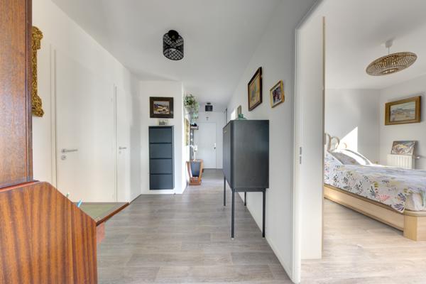 Appartement
         3 pièces
        - 66 m² 370 000 € *