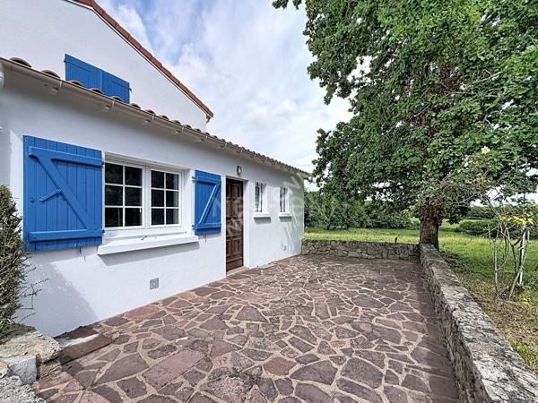 Orvault proche Bourg : En vente, jolie maison 2 chambres sur 416 m² parcelle, en hameau.