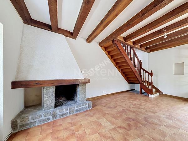 Orvault proche Bourg : En vente, jolie maison 2 chambres sur 416 m² parcelle, en hameau.