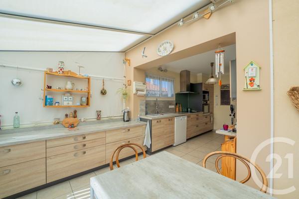 Maison à vendre  5 pièces - 122 m 2   SAUJON  - 17