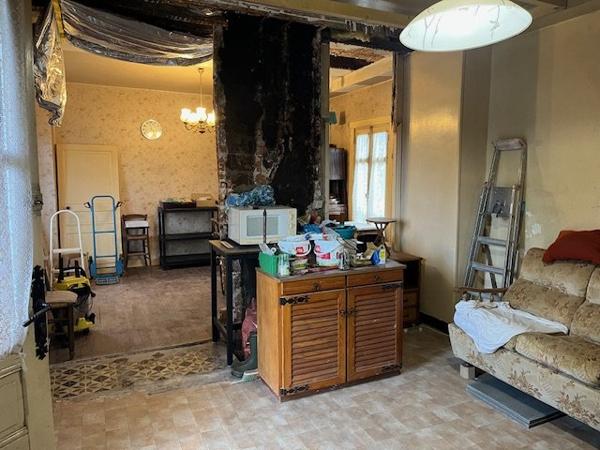 Maison à rénover située au coeur de Vayres Vayres