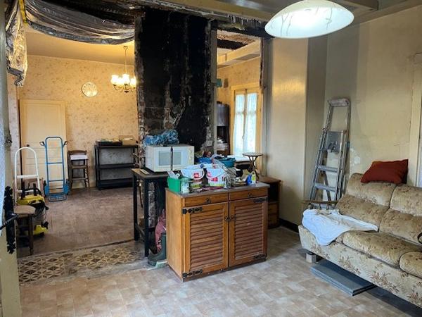 Maison à rénover située au coeur de Vayres Vayres