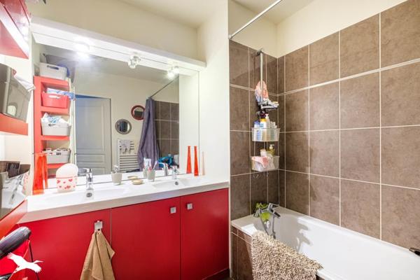 Appartement à vendre 211 700 € Vénissieux 3 p 67 m² DPE C