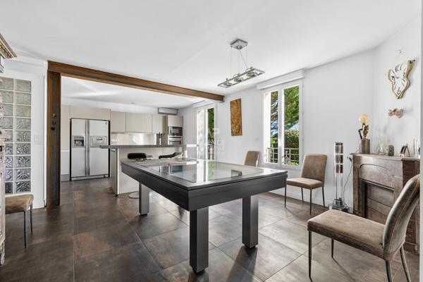 Maison Orgeval 10 pièce(s) 163m2 €725 000 ** - Référence 17300