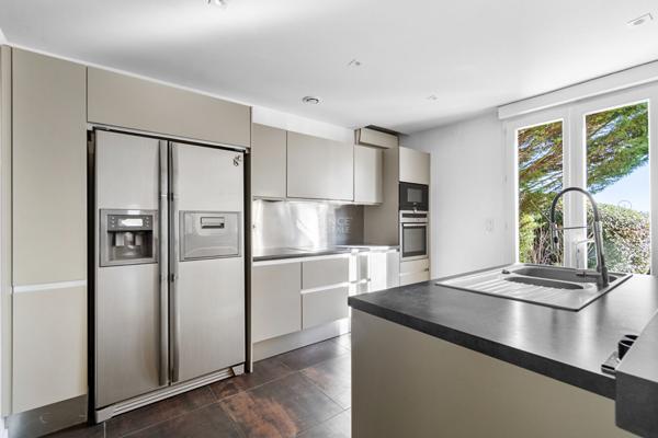 Maison Orgeval 10 pièce(s) 163m2 €725 000 ** - Référence 17300