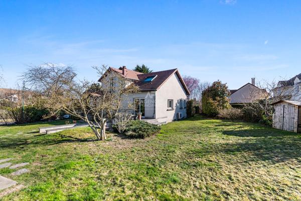 Maison Orgeval 10 pièce(s) 163m2 €725 000 ** - Référence 17300