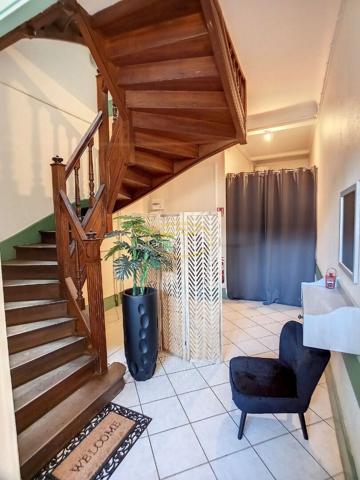 Appartement F6 de caractère avec beaux volumes - Centre Vill Bar-le-duc Appartement F6 de caractère avec beaux volumes - Centre Vill Bar-le-duc
