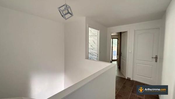Vente                                                      Villa
                        
                     6 pièces                      162 m2                     à Cagnes-sur-Mer