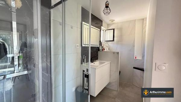 Vente                                                      Villa
                        
                     6 pièces                      162 m2                     à Cagnes-sur-Mer