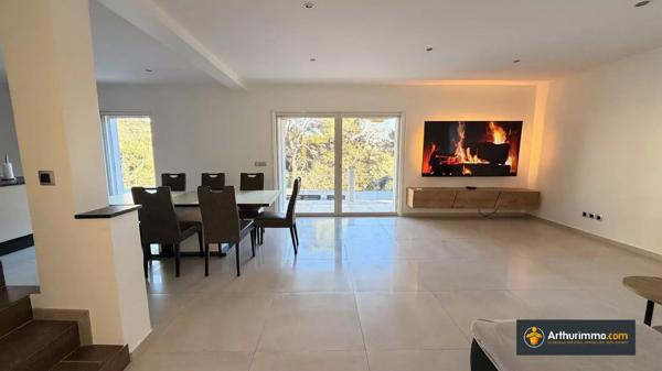 Vente                                                      Villa
                        
                     6 pièces                      162 m2                     à Cagnes-sur-Mer