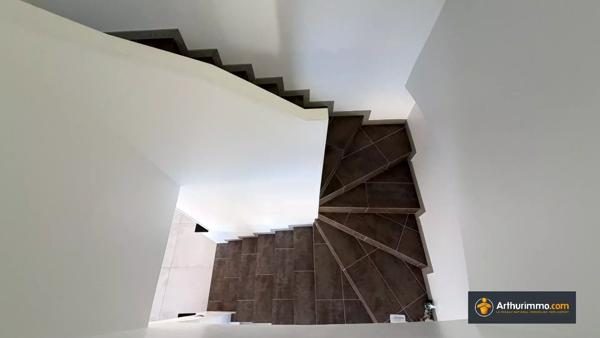 Vente                                                      Villa
                        
                     6 pièces                      162 m2                     à Cagnes-sur-Mer