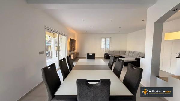 Vente                                                      Villa
                        
                     6 pièces                      162 m2                     à Cagnes-sur-Mer