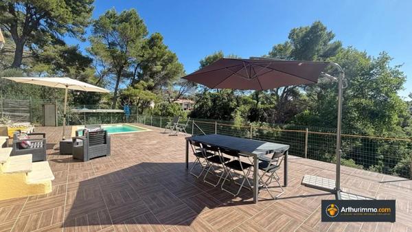 Vente                                                      Villa
                        
                     6 pièces                      162 m2                     à Cagnes-sur-Mer