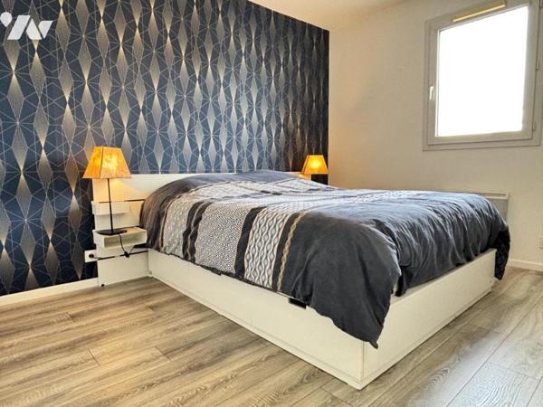 VOIRON appartement 2P+c au dernier étage. Terrasses & garage