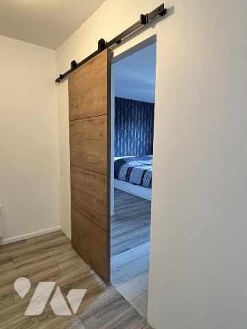 VOIRON appartement 2P+c au dernier étage. Terrasses & garage