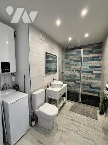 VOIRON appartement 2P+c au dernier étage. Terrasses & garage