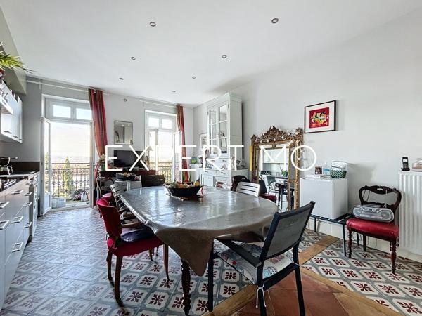 Castelnaudary (11400) Castelnaudary : immeuble de 480m² avec cour intérieure de 750m2 env. en plein centre ville.